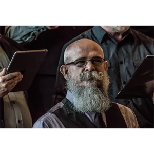 Homme barbue pour la boutique Barber Shop : Chez Clem. Pour la catégorie Soins barbe