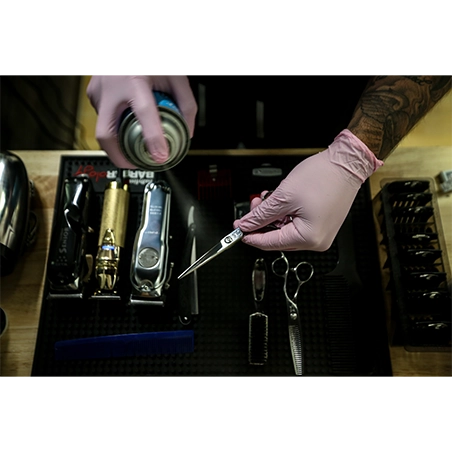 Photo des outils du Barber Shop : Chez Clem. Dans la page Histoire